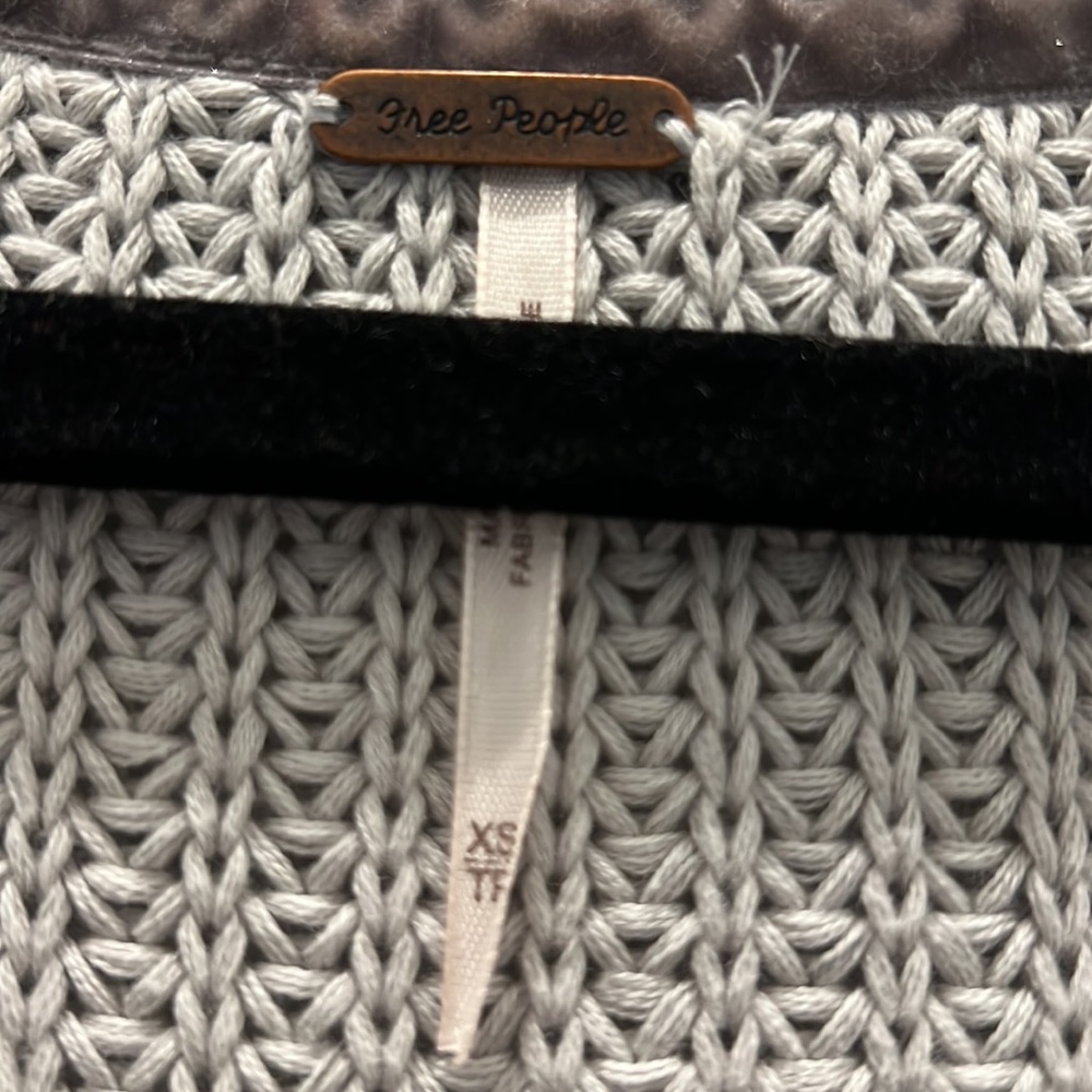 Free People Damsel bell sleeve cropped sweater - Picture 3 of 5